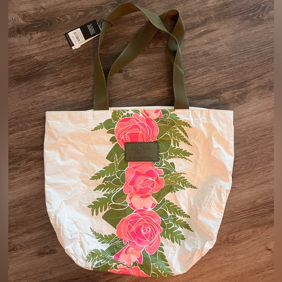 ALOHA Collection Handbags - Aloha tote bag NWT⭐️